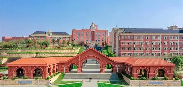 贵州工商职业学院地址在哪？——解析职教城布局与产教融合新范式