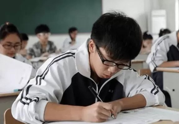 高三没考上大学可以复读吗？本质是政策允许但需理性抉择的教育选择