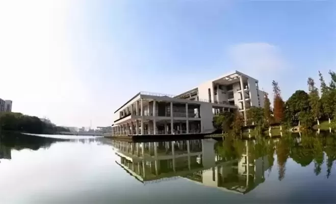 东莞职业技术学院国家任务生是什么？本质是职业教育的中坚力量