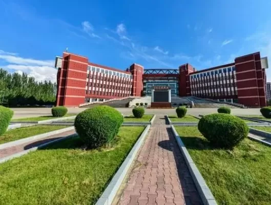 内蒙古师范大学哪个校区好？深度解析赛罕与盛乐校区差异