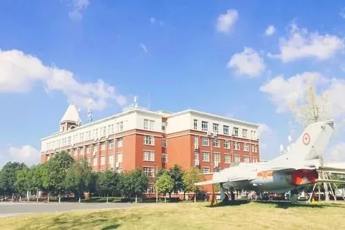 成都航天航空职业学院是什么样的学校？深度解析其国家级示范院校实力与航空报国使命