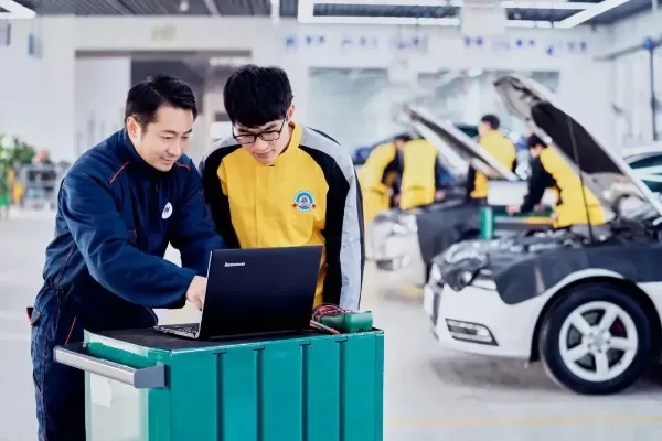  大专汽车检测与维修毕业做什么好呢？职业选择全景透视与进阶规划