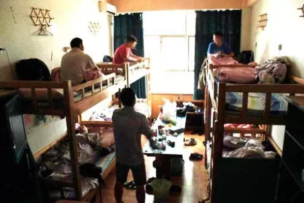 大学住2人宿舍有什么坏处？为什么说它可能阻碍学生的全面发展？