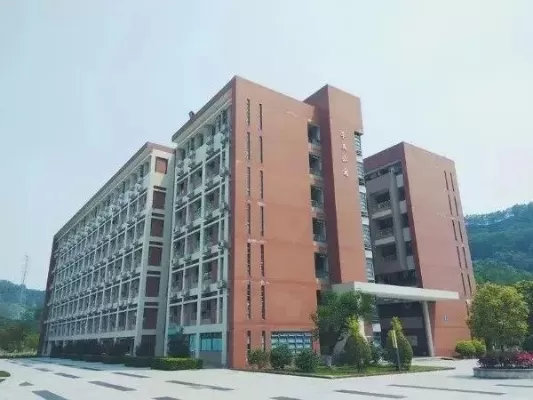  广东机电职业技术学院北校区怎么样？一座坐落职教高地的现代化校园