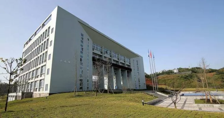 宜宾工业职业技术学院是一所怎样的学校？直击特色与优势