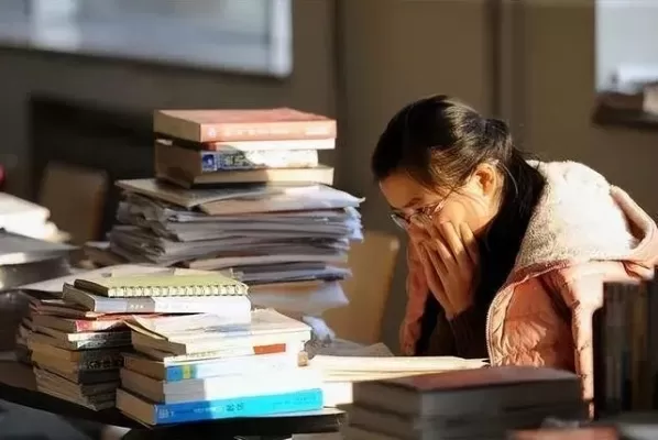 好大学累还是一般大学累？本质是两种不同维度的生存压力