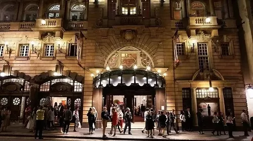 伦敦音乐与戏剧艺术学院是什么？揭秘百年传承的表演艺术摇篮