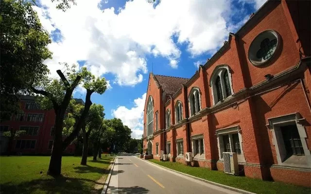 上海理工大学是一所什么层次的大学？其在学科建设与人才培养上有何特色？